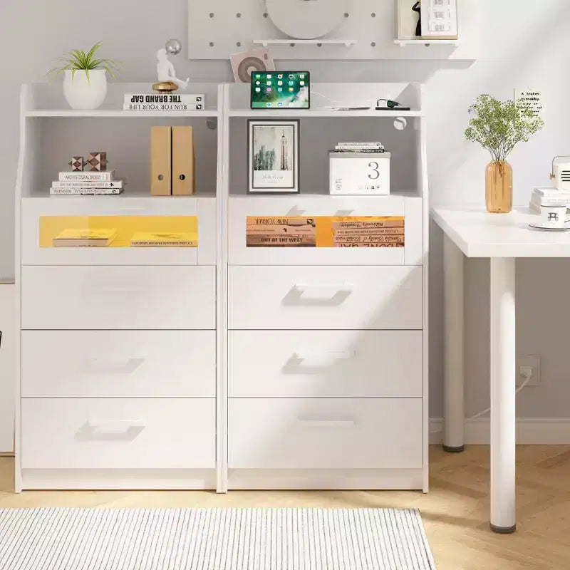 Grande commode blanche Coiffeuse moderne avec lumières LED et station de charge