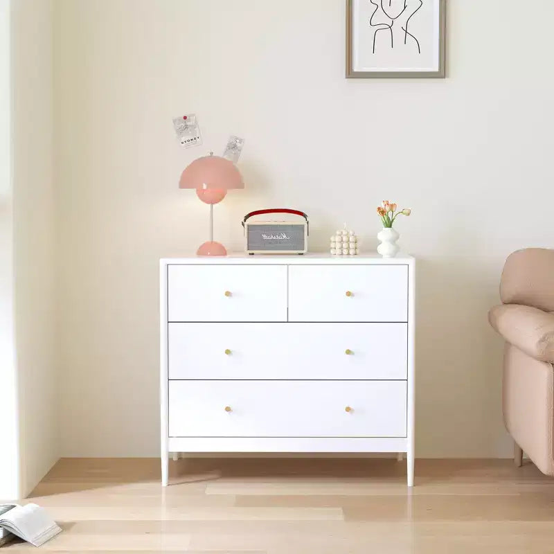 Armoire pour enfants à quatre tiroirs blanche, un meuble de rangement en bois adapté aux chambres d'enfants, aux crèches et aux placards