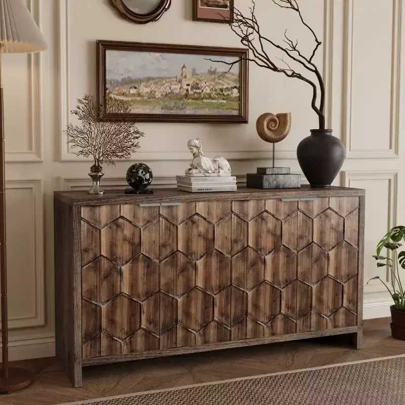 Buffet d'appoint de style rustique avec portes sculptées et rangements compartimentés