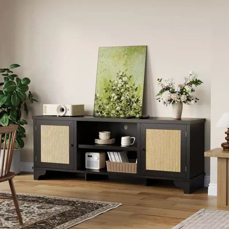 Meuble TV en rotin pour téléviseurs jusqu'à 70 pouces, console multimédia en bois avec placards et étagères ouvertes, centre de divertissement élégant pour le salon