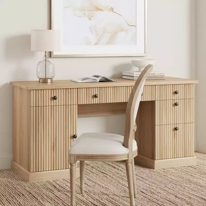 Rangement de bureau cannelé pour bureau à domicile, bureau de direction moderne de 60 pouces avec station de charge, bureau d'ordinateur en bois avec tiroirs de classement pour salle d'étude